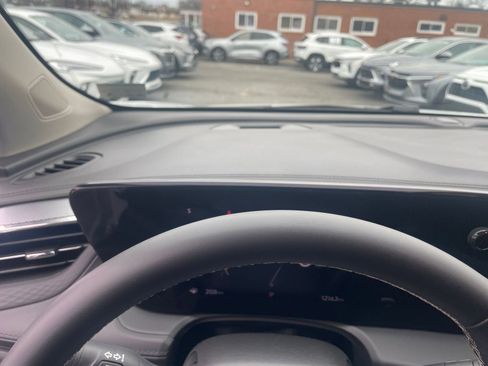 Used 2025 Buick Encore GX Preferred image 34