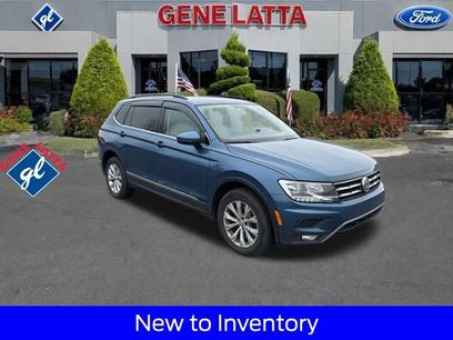 Used 2018 Volkswagen Tiguan SE w/ Panoramic Sunroof Package