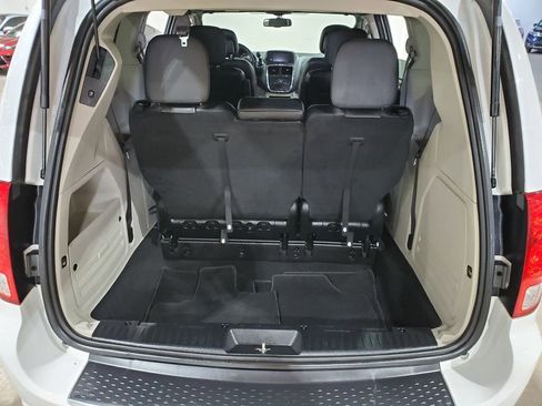 Used 2017 Dodge Grand Caravan SXT w/ Driver Convenience Group image 41