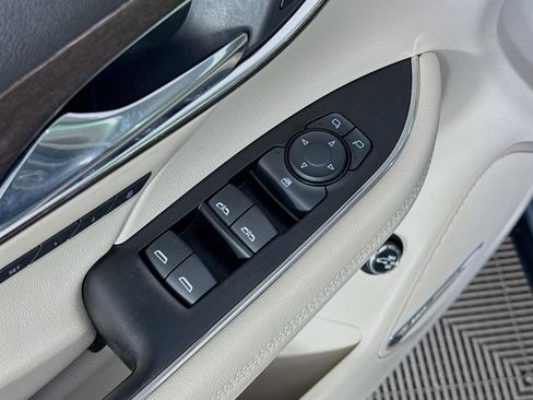 Certified 2023 Buick Envision Avenir image 19