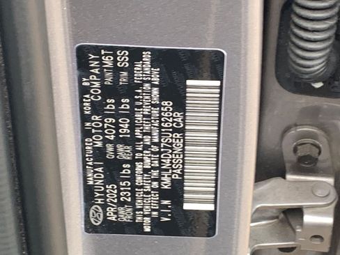 Used 2025 Hyundai Elantra Limited image 10