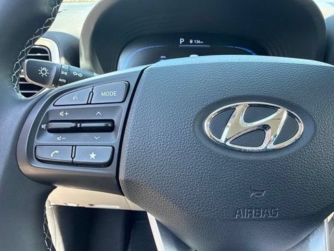 Used 2023 Hyundai Venue SEL FWD image 34