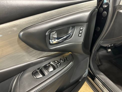 Used 2018 Nissan Murano Platinum FWD image 11