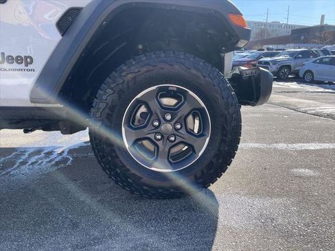 Certified 2023 Jeep Gladiator Rubicon w/ Cold Weather Group image 11