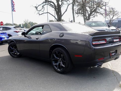 Used 2018 Dodge Challenger R/T w/ Blacktop Package image 9