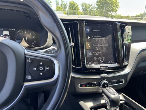 Used 2018 Volvo XC60 T6 Momentum w/ Vision Package AWD/4WD image 30