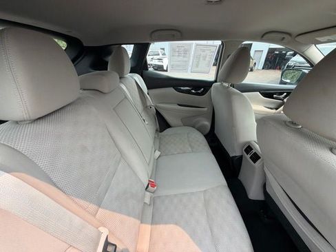 Used 2020 Nissan Rogue Sport SV w/ All-Weather Package AWD/4WD image 18