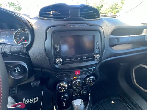 Used 2016 Jeep Renegade Limited AWD/4WD image 24