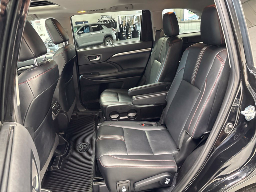 Used 2019 Toyota Highlander SE AWD/4WD image 38