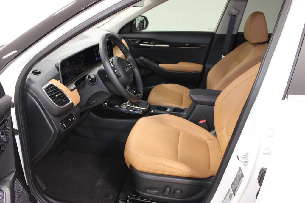 Used 2025 Kia Seltos EX w/ EX Sunroof Package FWD image 16
