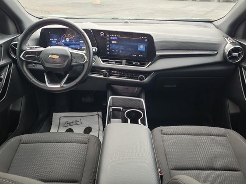 Used 2025 Chevrolet Equinox LT w/ Safety and Technology Package AWD/4WD image 15