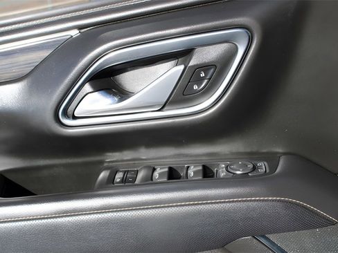 Used 2022 GMC Yukon SLT w/ SLT Luxury Package image 18