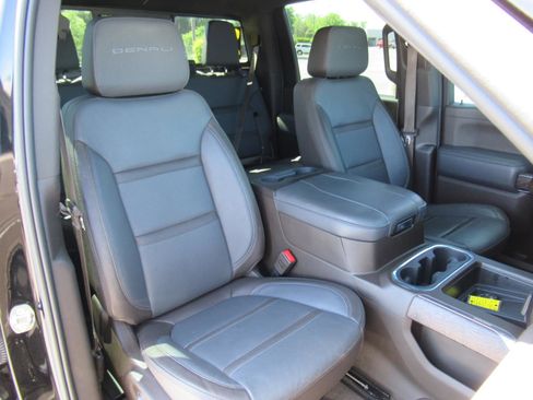 Used 2023 GMC Sierra 3500 Denali w/ Denali Black Diamond Edition AWD/4WD image 12