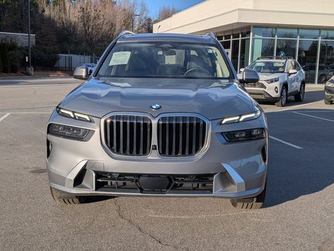 Used 2025 BMW X7 xDrive40i w/ Premium Package image 2