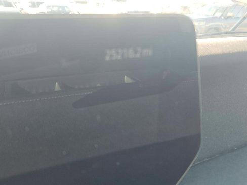 Used 2025 Ford Expedition Platinum image 19