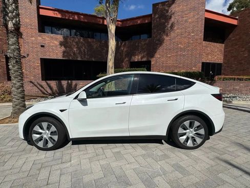 Used 2021 Tesla Model Y Long Range AWD/4WD image 4