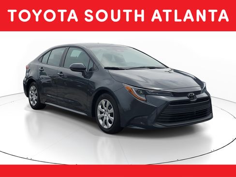 Used 2025 Toyota Corolla LE FWD image 1