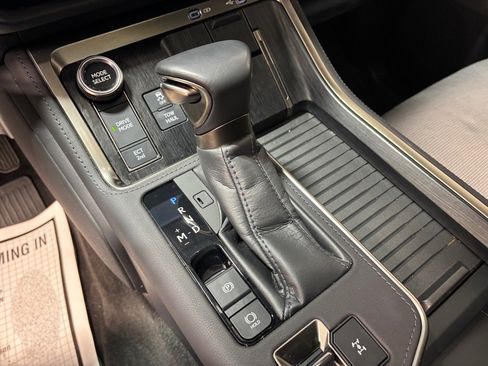 Used 2024 Lexus GX 550 image 15