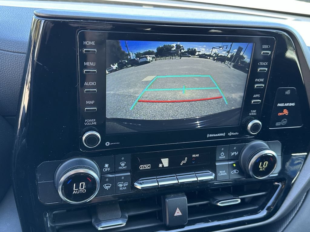 Used 2022 Toyota Highlander LE FWD image 34