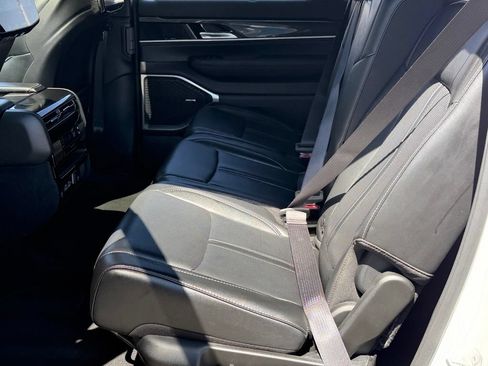 Used 2023 Jeep Wagoneer 2WD w/ Premium Group I image 20