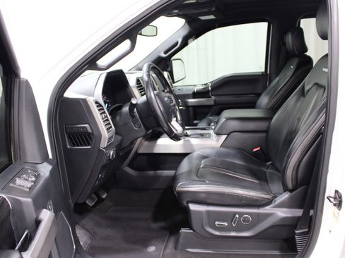 Used 2019 Ford F150 Platinum w/ Equipment Group 701A Luxury AWD/4WD image 3