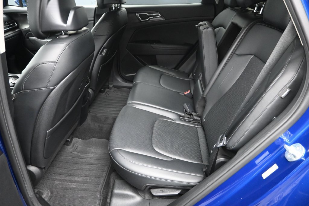 Certified 2024 Kia Sportage EX FWD image 29