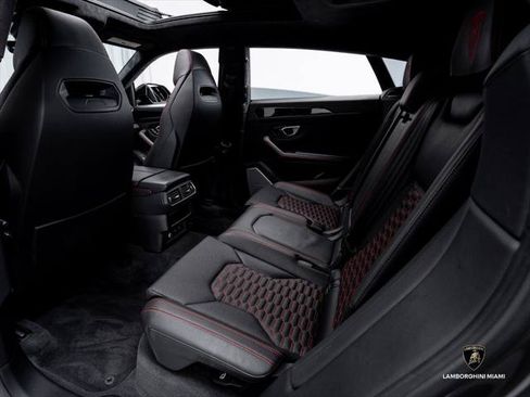 Used 2023 Lamborghini Urus S AWD/4WD image 44