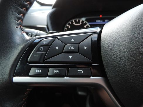 Used 2023 Nissan Altima 2.5 SR w/ SR Premium Package image 25