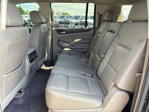 Used 2019 GMC Yukon XL SLT w/ Open Road Package AWD/4WD image 24