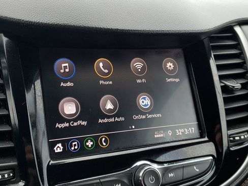 Used 2020 Chevrolet Trax LT w/ LT Convenience Package image 22