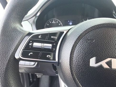 Used 2023 Kia Seltos LX image 11