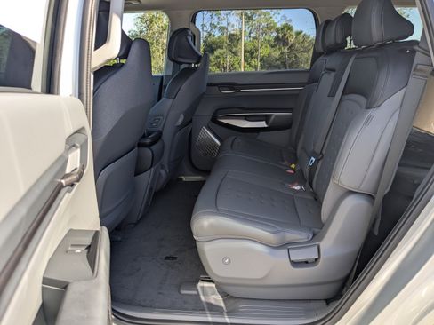 New 2026 Kia EV9 Wind image 17