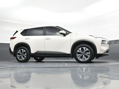 Used 2023 Nissan Rogue SV FWD image 31