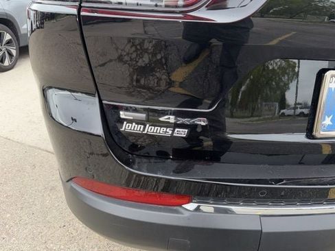 Used 2022 Jeep Grand Cherokee L Limited image 6