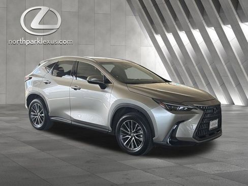 Certified 2025 Lexus NX 250 FWD w/ Towing Package (2000 Lbs) image 5