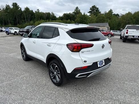 Used 2022 Buick Encore GX Select AWD/4WD image 3
