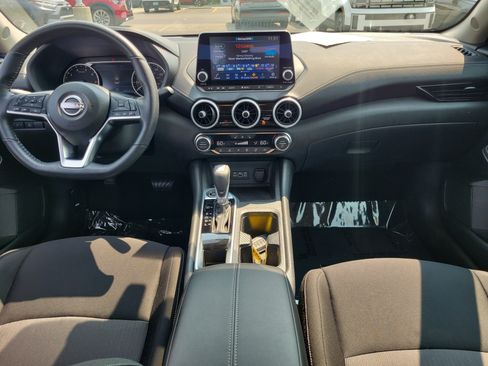 Used 2025 Nissan Sentra SV w/ All-Weather Package FWD image 9