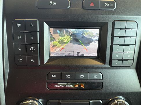 Used 2018 Ford F150 XLT AWD/4WD image 17