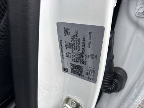 Certified 2024 Chevrolet Colorado W/T w/ Technology Package image 31