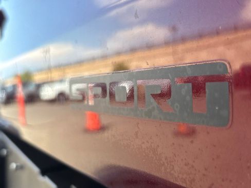 Used 2021 Jeep Gladiator Sport image 31