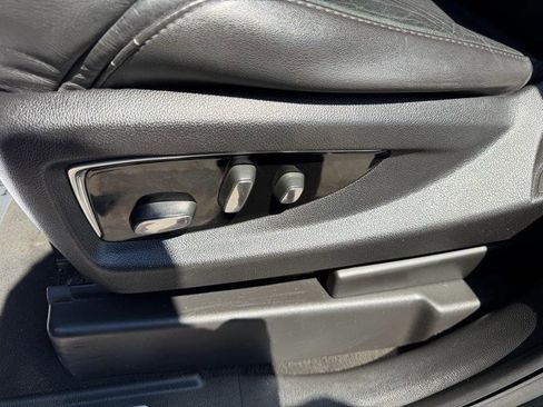 Used 2018 Cadillac Escalade ESV 2WD image 23