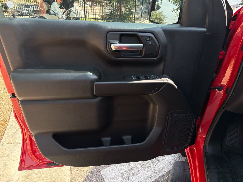 Used 2019 Chevrolet Silverado 1500 Custom w/ Custom Value Package RWD image 18