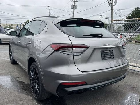 Used 2022 Maserati Levante GT AWD/4WD image 11