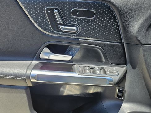 Certified 2025 Mercedes-Benz GLB 250 4MATIC image 13