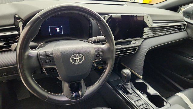 Used 2025 Toyota Camry SE FWD image 12