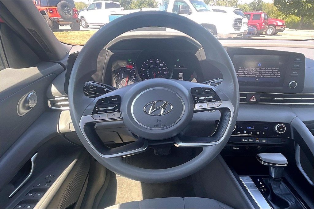 Used 2023 Hyundai Elantra SEL FWD image 5