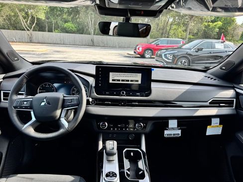 New 2026 Mitsubishi Outlander LE FWD image 25