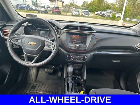 Used 2022 Chevrolet TrailBlazer LT AWD/4WD image 18