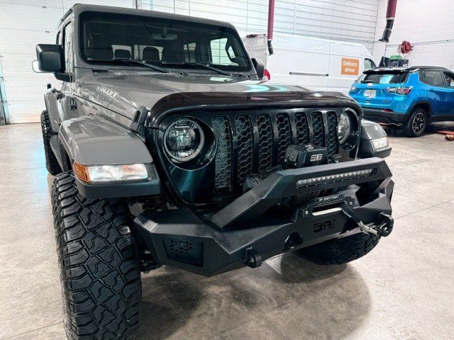 Used 2022 Jeep Gladiator Sport AWD/4WD image 2