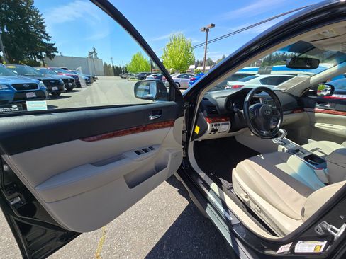 Used 2012 Subaru Outback 2.5i Limited w/ Moonroof Pkg AWD/4WD image 20